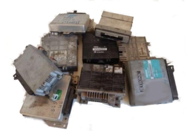 car computer made of aluminum or plastic
